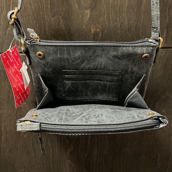 COPY - american eagle crossbody bag - Picture 3 of 3